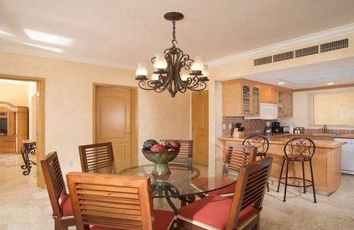 Flamingos Condo | On the ocean, beach front 2 bedroom Condo unobstructed views! on miles of Beach!