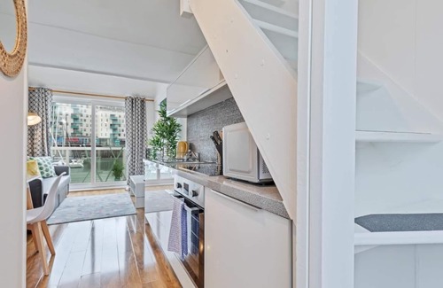 Seafront Apartment | On the Water 2 A One-of-a-Kind Stay | Free Parking | By My Getaways