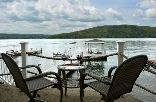 Hammondsport House | On-the-Water Romantic Cabin Breathtaking View Beach Fire Pit! Oct-Nov Availabity