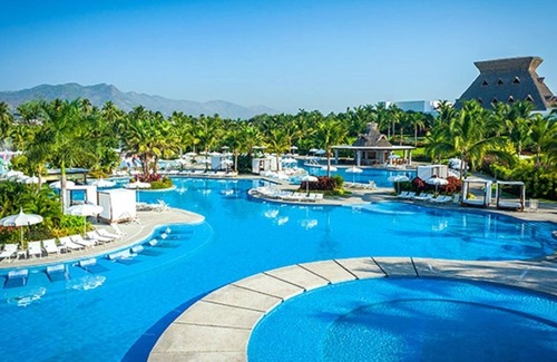Playa Diamante Apartment | One bdrm Suite w/kitchenette with Ocean View in Acapulco