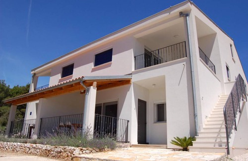 Verunic Apartment | One bedroom apartment with terrace Verunić, Dugi otok (A-15209-b)