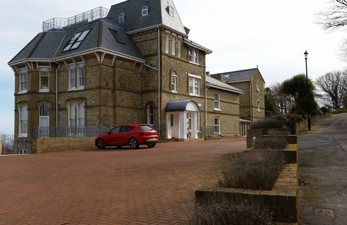 Shanklin Apartment | One Bedroom Apartment with Private Balcony and Sea Views