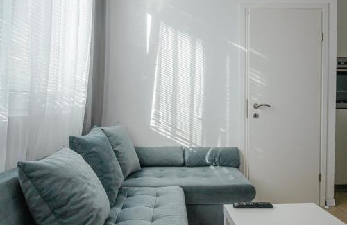 Velji Vinogradi Apartment | One-Bedroom Apartment in the Center of Budva on a Quiet Street 5 Minutes to the Beach