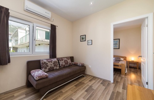 Drvenik Apartment | One bedroom apartment with air-conditioning Drvenik Donja vala, Makarska (A-9654-a)