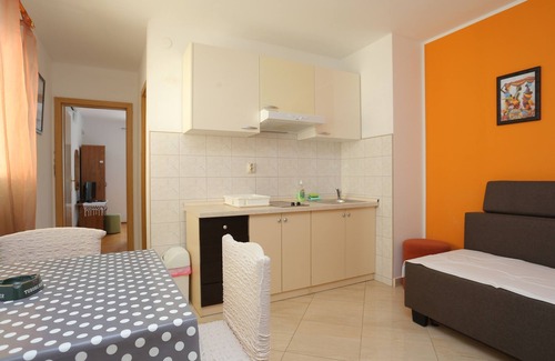 Zivogosce Apartment | One bedroom apartment with balcony and sea view Živogošće - Porat, Makarska (A-18218-a)