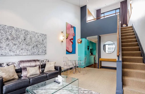 Auckland Central Business District House | One-bedroom loft in Viaduct by Zodiak Stays
