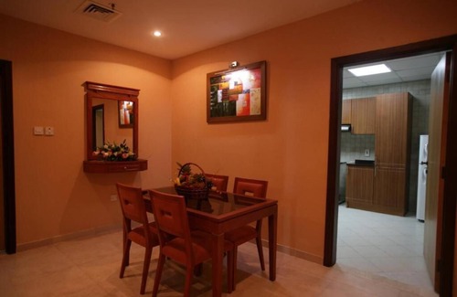 Al Mankhool House | One Bedroom Suite Near Manhattan Avenue By Luxury Bookings
