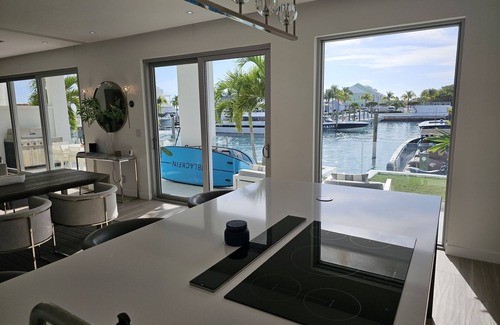 Palm Cay Condo | ONE Marina at Palm Cay. Rarely available 4 br/3.5 bath condo. Waterfront!