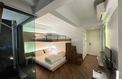 Wua Lai Hotel | One More Space