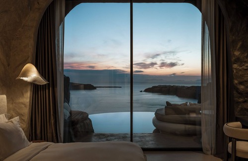 Imerovigli Hotel | One of One Hotel