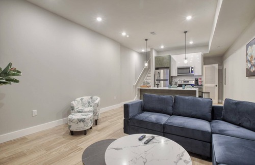 Center City East Apartment | One Sky Loft