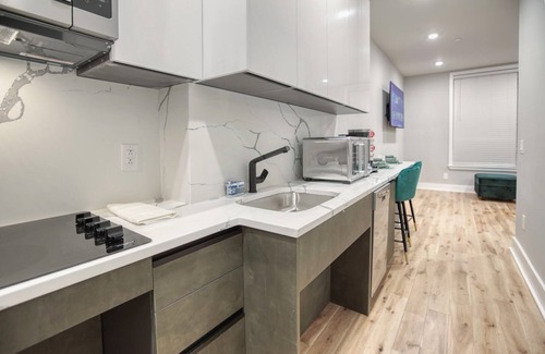 Center City East Apartment | One Sky Loft