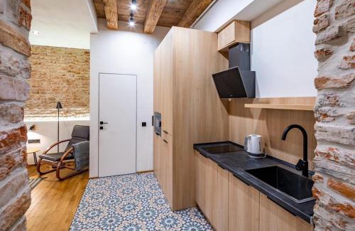 Lviv City Center Apartment | OnLviv Apartments Rynok Square 18 Four