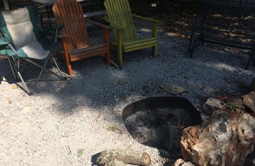 Eucha Cabin | ONLY A ONE MINUTE WALK TO THE DOCK ON THE SHORES OF GRAND LAKE