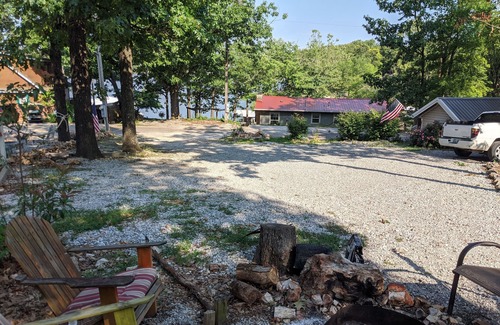 Eucha Cabin | ONLY A ONE MINUTE WALK TO THE DOCK ON THE SHORES OF GRAND LAKE