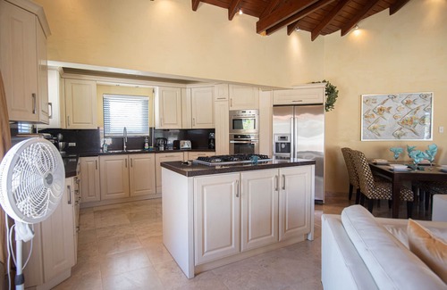 Malmok Apartment | Opal Apt, with private pool