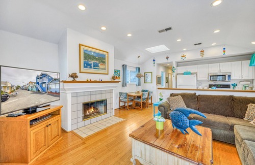 Avalon House | Open Floor Plan Home Eucalyptus w/Balcony Views