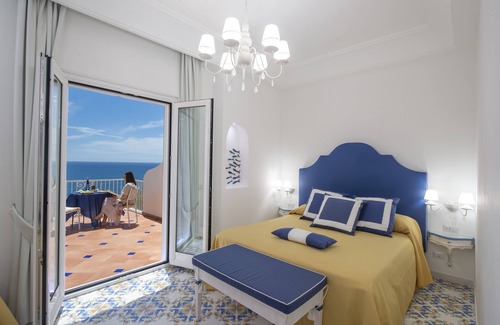 Praiano Hotel | Open Gate