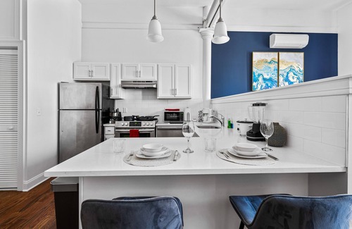 Central Business District Apartment | Open space lux studio near EWR - 1 min walk to Prudentialn