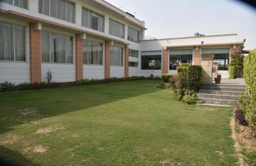 New Delhi Hotel | Opulent by Udman Chhattarpur