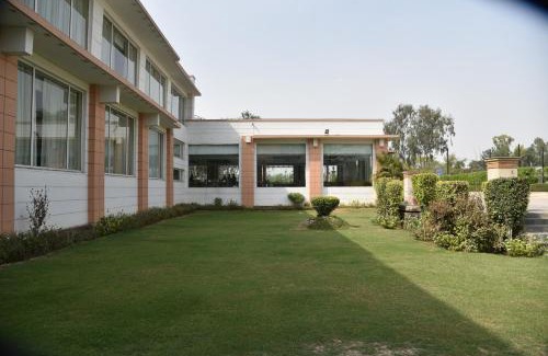 New Delhi Hotel | Opulent by Udman Chhattarpur