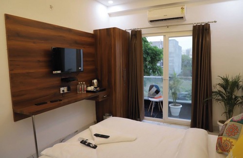 Greater Noida Hotel | Opulent Inn By Lime Tree Hotels