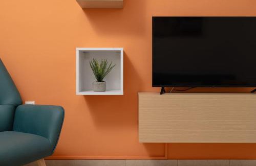Kato Galatas Apartment | Orange Seaside Apartment