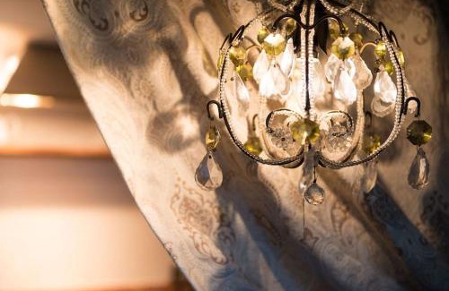 Sudbury House | Orchard Cottage cosy rustic comfort just across the fields to a great Pub