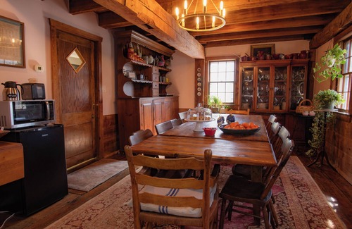 Raphine House | Osceola Mill is a boutique inn located in the Shenandoah Valley 20 minutes from Lexington and Staunton.