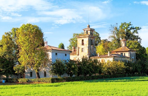 Casteldidone Hostel | Ostello Castello Mina Della Scala