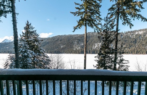 Leavenworth House | Otter Chalet on Fish Lake