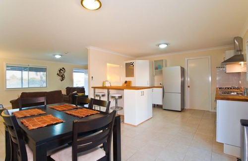 Exmouth House | Our Exmouth House: LYON: Town Centre, Pet Friendly