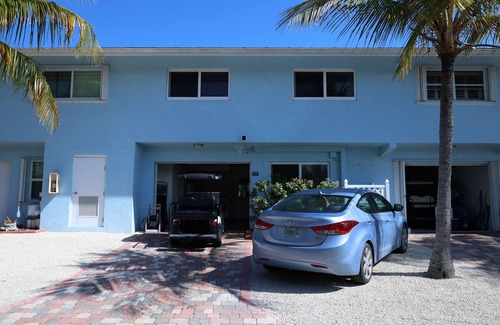 Key Largo Villa | Our place overlooks the Atlantic. Our marina is less than 50 ft from our patio