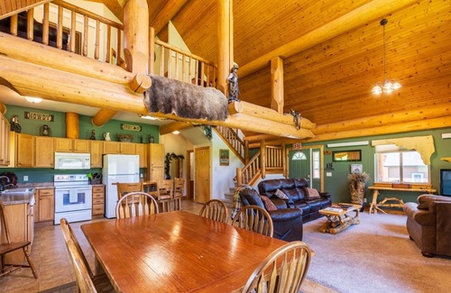 Rapid City Cabin | Outlaw Inn | 3 Bed, 2 Bath