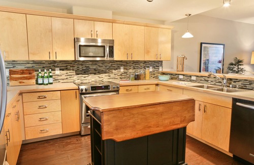 Ocean Shores Hotel | Outlook Condos at Oyhut Bay Resort