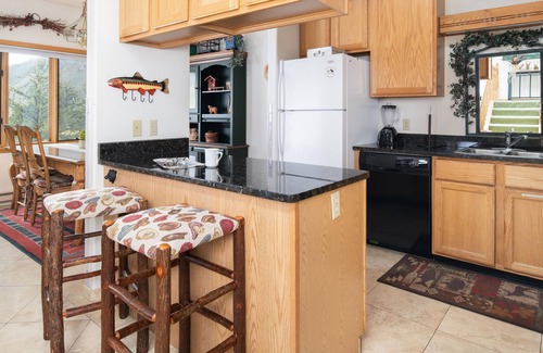 Jackson House | Outpost: Clark's Knoll 351 - Walk to Town Square