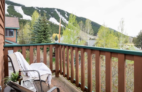 Jackson House | Outpost: Clark's Knoll 351 - Walk to Town Square