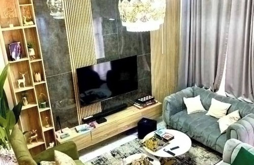 Lagos House | Outstanding 3 bedrms w. balcony 24/7 pwr Lekkii