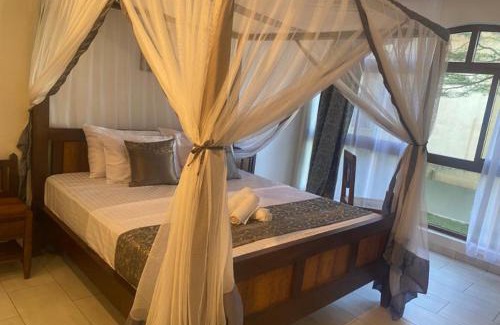 Diani Beach Bed & Breakfast | Owen Studio