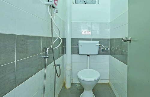 Pasir Puteh Hotel | OYO 90431 Cz Hotel