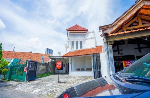 Surabaya Hotel | OYO 90843 Vip Syariah Jemur Andayani
