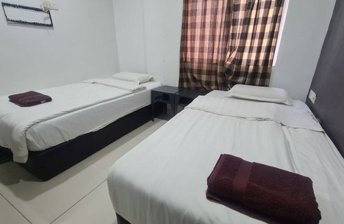 Klang Hotel | OYO 90862 Hotel Small City