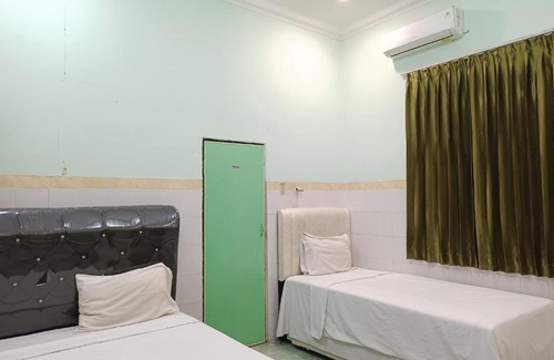 Kisaran Timur Hotel | OYO 91874 Kisaran Residence Syariah