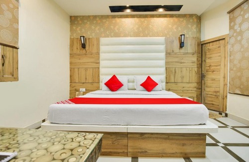 Batala Hotel | OYO Flagship New Taj Hotel