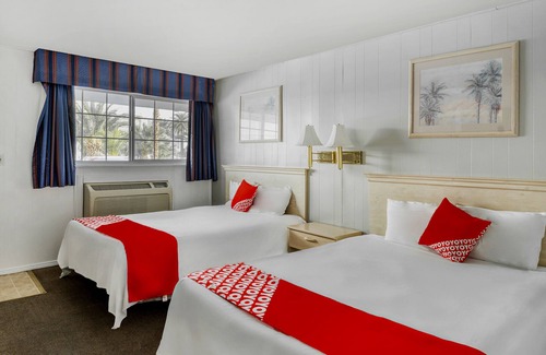 Arts District Hotel | OYO Gateway Motel Las Vegas North Strip/Fremont St. Area