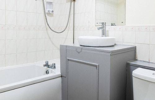 Wembley Park Hotel | OYO The Green Man Pub and Hotel
