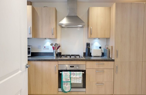 East Wittering Cottage | Oysters - a family house that sleeps 6 guests in 3 bedrooms