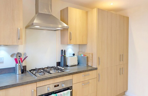 East Wittering Cottage | Oysters - a family house that sleeps 6 guests in 3 bedrooms