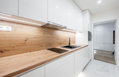 Juh Apartment | P Moderný byt v blízkosti centra