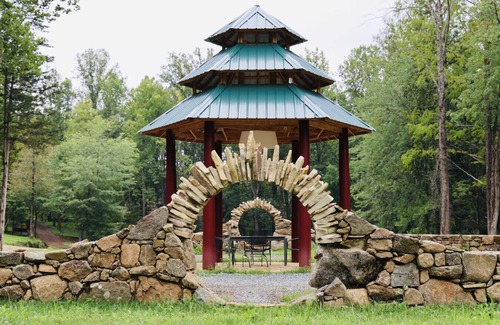 Stanardsville Apartment | P · Suite Pea at White Lotus Eco Spa Retreat